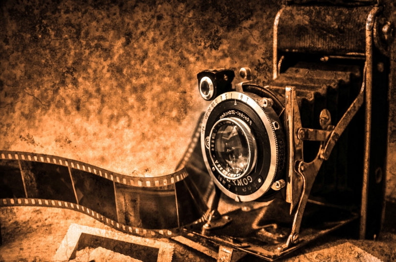 photographe-ASCROS-min_light-wood-night-camera-photography-vintage-1245236-pxhere.com